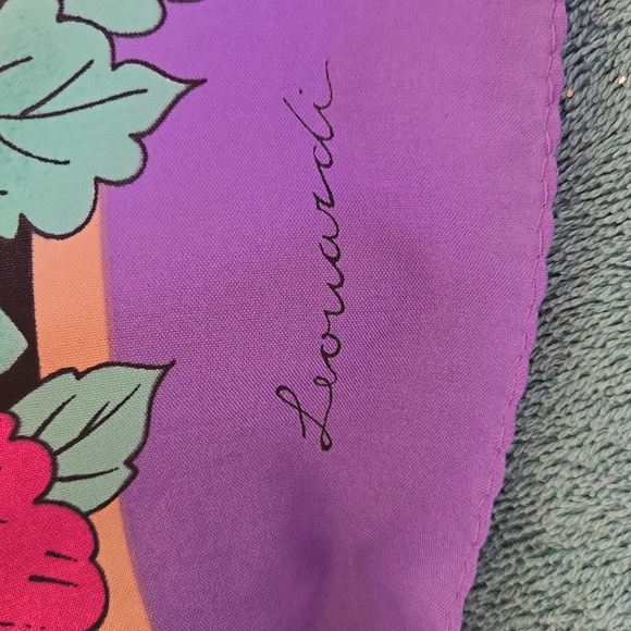 LEONARDI Italian Scarf 30" x 30" Lavender&Rose Vintage - Picture 5 of 6